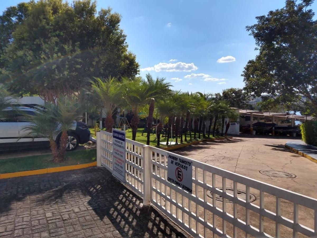 Enseada Nautico Apart Flat I Vista Para O Lago Corumba Caldas Novas Bagian luar foto